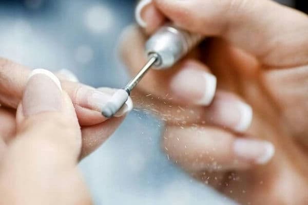 سوهان برقی ناخن چیست؟ سوهان برقی ناخن چیست؟