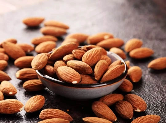 یکی از بهترین روشها برای بهرهمندی از خواص بادام درختی برای چاقی صورت، مصرف شیر بادام است. یکی از بهترین روشها برای بهرهمندی از خواص بادام درختی برای چاقی صورت، مصرف شیر بادام است.