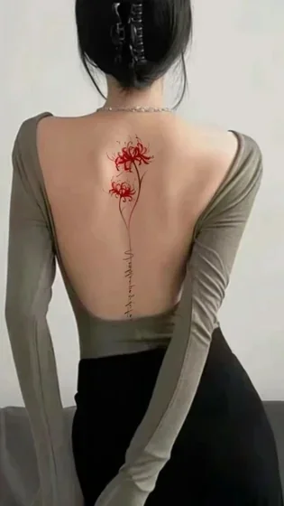 تاتو پشت کمر زنانه