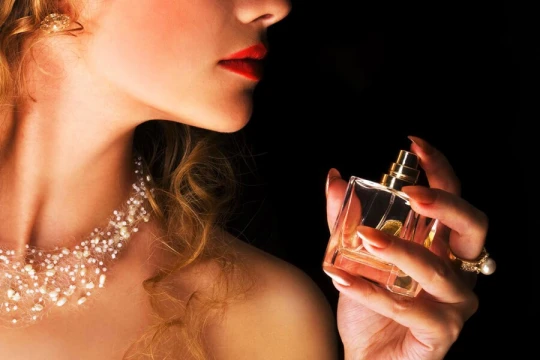نکات مهم در خرید اینترنتی و حضوری عطر نکات مهم در خرید اینترنتی و حضوری عطر