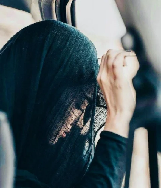 پروفایل تنهایی زن