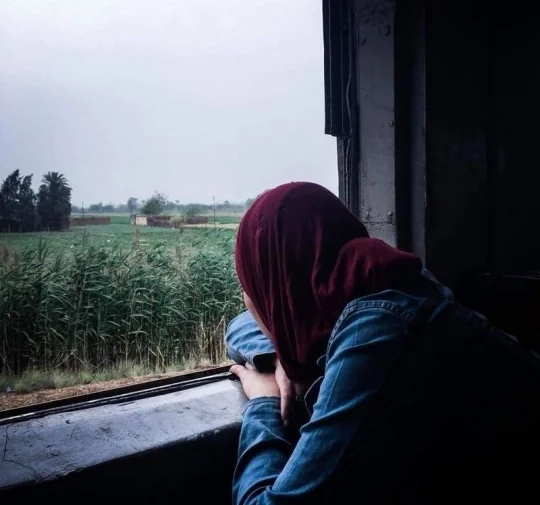 پروفایل تنهایی زن